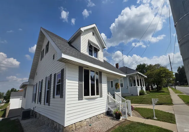Photo 2 of Manufactured home for sale at 1020 N Main St, Bicknell, IN 47512 | MLS# 202635088 | Listing updated on 2026-08-27