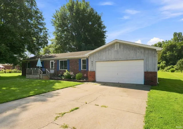 Photo 2 of Manufactured home for sale at 8821 Dewey Dr, Lafayette, IN 47905 | MLS# 202635092 | Listing updated on 2026-10-19