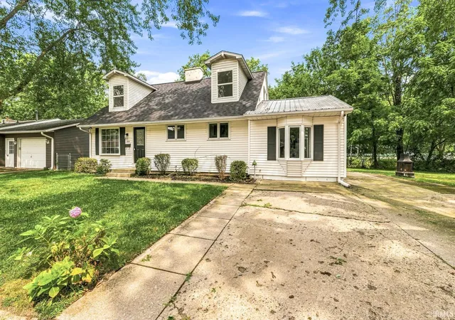 Photo 3 of Sale Pending at 554 Ivy Ct, Nappanee, IN 46550 | MLS# 202635093 | Listing updated on 2026-09-12