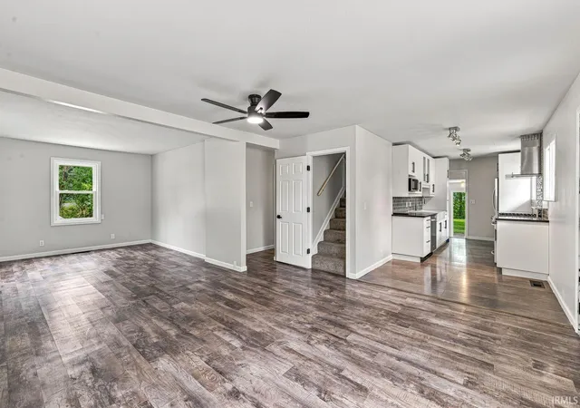 Photo 4 of Sale Pending at 554 Ivy Ct, Nappanee, IN 46550 | MLS# 202635093 | Listing updated on 2026-09-12