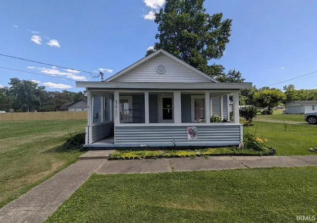 Photo 1 of Sale Pending at 47 E 15th St, Vincennes, IN 47591 | MLS# 202635096 | Listing updated on 2026-09-21