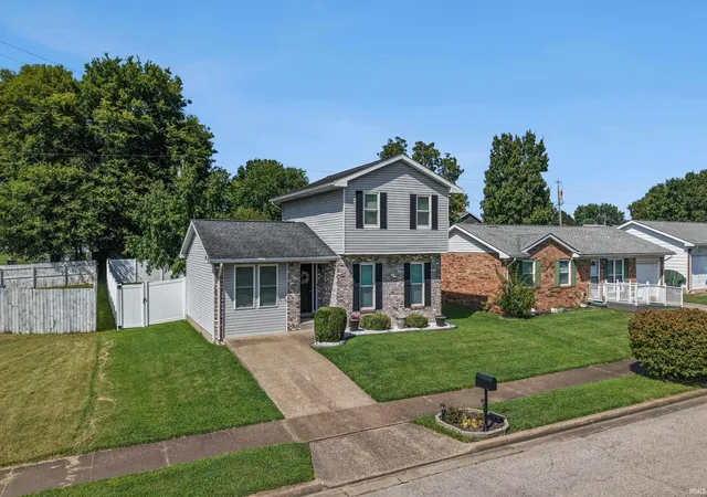 Photo 2 of Sale Pending at 1129 Lohoff Ave, Evansville, IN 47710 | MLS# 202635112 | Listing updated on 2026-08-31