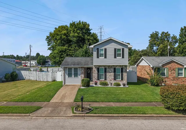 Photo 3 of Sale Pending at 1129 Lohoff Ave, Evansville, IN 47710 | MLS# 202635112 | Listing updated on 2026-08-31