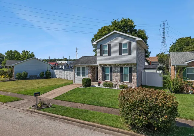 Photo 3 of Sale Pending at 1129 Lohoff Ave, Evansville, IN 47710 | MLS# 202635112 | Listing updated on 2026-08-31