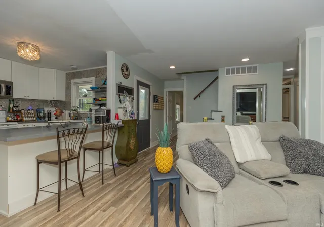 Photo 3 of Sale Pending at 6210 Chesapeake Dr, Mount Vernon, IN 47620 | MLS# 202635115 | Listing updated on 2026-08-28
