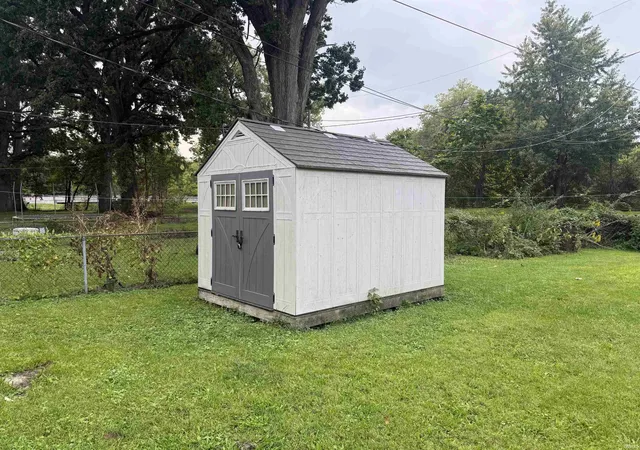 Photo 3 of Sale Pending at 2058 Pauline St, Fort Wayne, IN 46802 | MLS# 202635117 | Listing updated on 2026-09-13