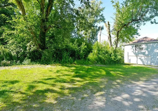 Photo 2 of Manufactured home for sale at 43 Ems B15 Ln, Pierceton, IN 46562 | MLS# 202635133 | Listing updated on 2026-08-27