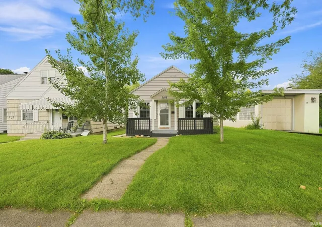 Photo 3 of Sale Pending at 2509 Lynn Ave, Fort Wayne, IN 46805 | MLS# 202635137 | Listing updated on 2026-09-02