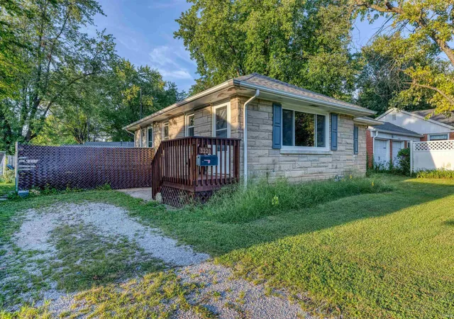 Photo 3 of Manufactured home for sale at 3220 Pollack Ave, Evansville, IN 47714 | MLS# 202635150 | Listing updated on 2026-08-27