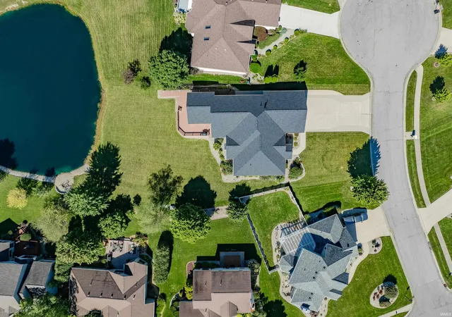 Photo 3 of Sale Pending at 9320 Sugar Mill Dr, Fort Wayne, IN 46835 | MLS# 202635156 | Listing updated on 2026-08-29