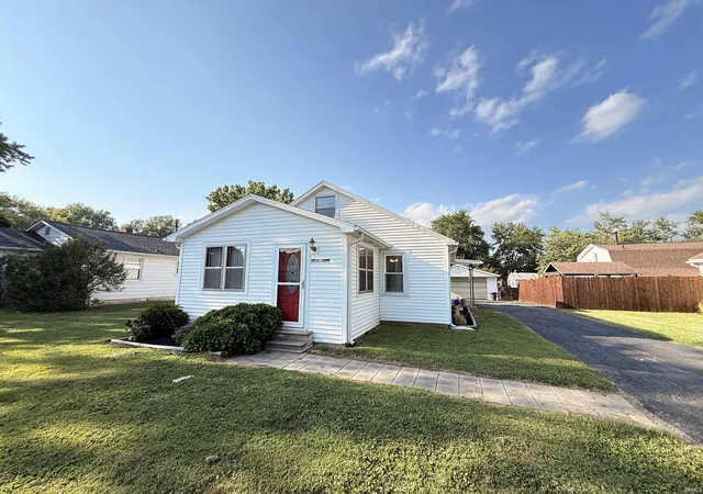 Photo 1 of Sale Pending at 604 E Moore St, Boonville, IN 47601 | MLS# 202635157 | Listing updated on 2026-08-28