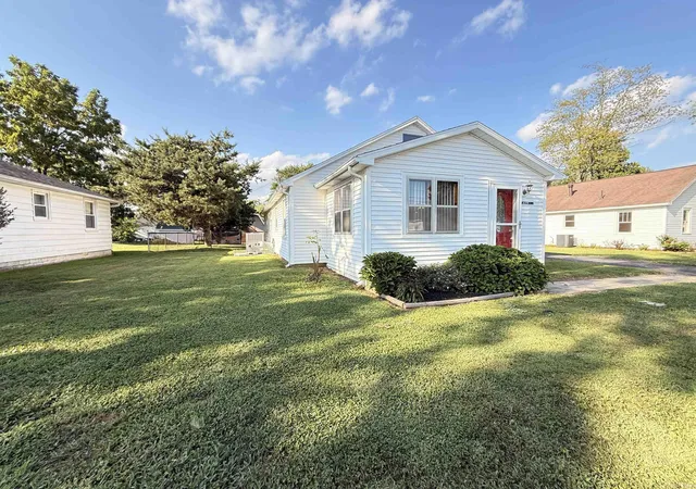 Photo 2 of Sale Pending at 604 E Moore St, Boonville, IN 47601 | MLS# 202635157 | Listing updated on 2026-08-28