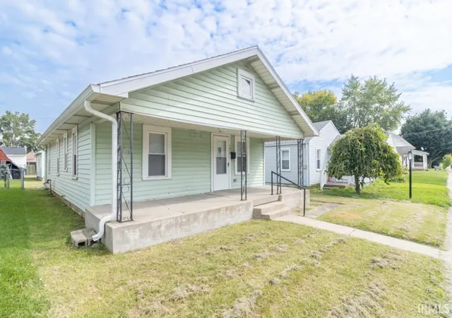 Photo 2 of Sale Pending at 1618 Q Ave, New Castle, IN 47362 | MLS# 202635161 | Listing updated on 2026-09-16