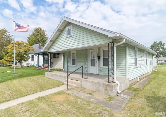 Photo 3 of Sale Pending at 1618 Q Ave, New Castle, IN 47362 | MLS# 202635161 | Listing updated on 2026-09-16