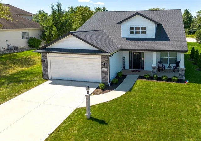 Photo 1 of Manufactured home for sale at 927 Clairborne Dr, Fort Wayne, IN 46818 | MLS# 202635183 | Listing updated on 2026-09-18