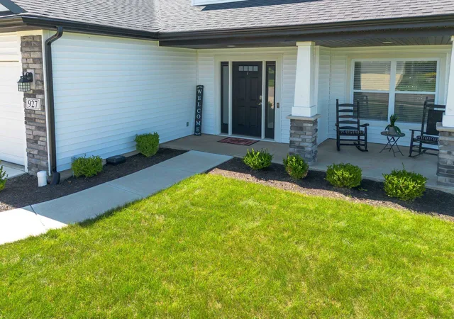 Photo 3 of Manufactured home for sale at 927 Clairborne Dr, Fort Wayne, IN 46818 | MLS# 202635183 | Listing updated on 2026-09-18