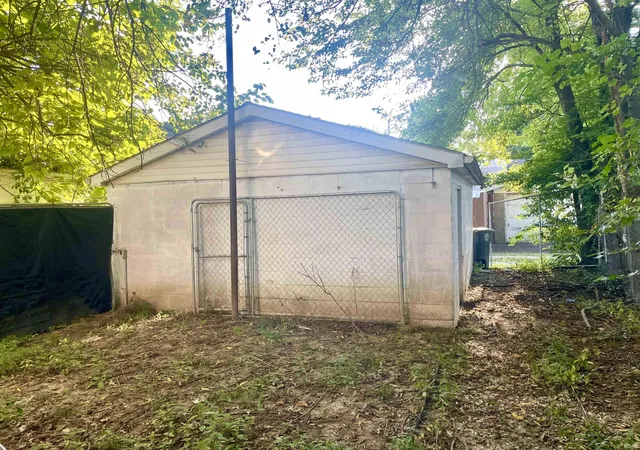Photo 12 of Manufactured home for sale at 417 N 3rd Ave, Evansville, IN 47710 | MLS# 202635200 | Listing updated on 2026-08-27