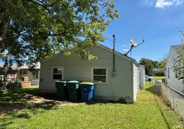 Photo 4 of Manufactured home for sale at 2203 S Biltmore Ave, Muncie, IN 47302 | MLS# 202635203 | Listing updated on 2026-08-27