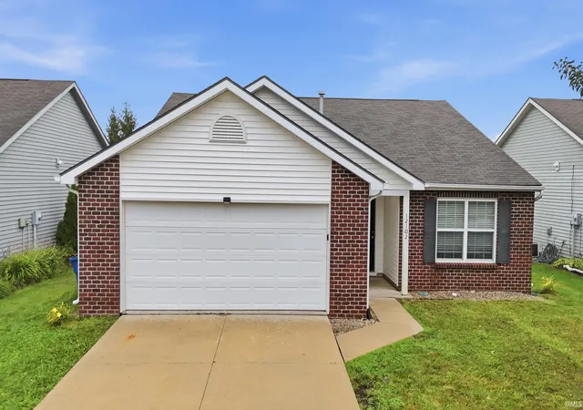 Photo 1 of Sale Pending at 12102 Shearwater Run, Fort Wayne, IN 46845 | MLS# 202635256 | Listing updated on 2026-09-20