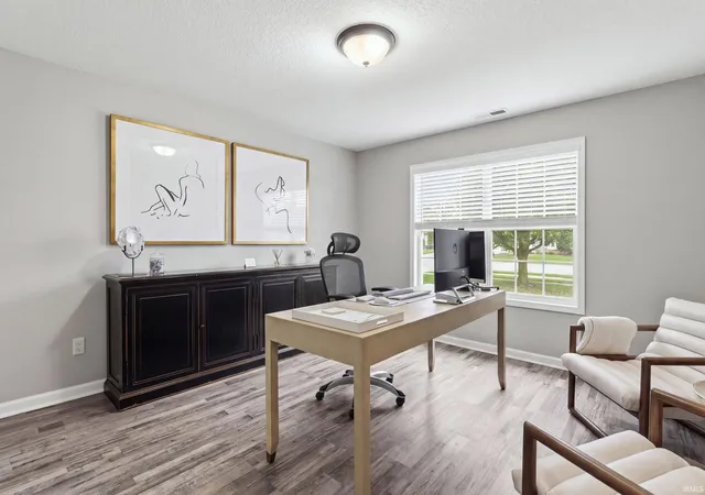 Photo 3 of Sale Pending at 12102 Shearwater Run, Fort Wayne, IN 46845 | MLS# 202635256 | Listing updated on 2026-09-20