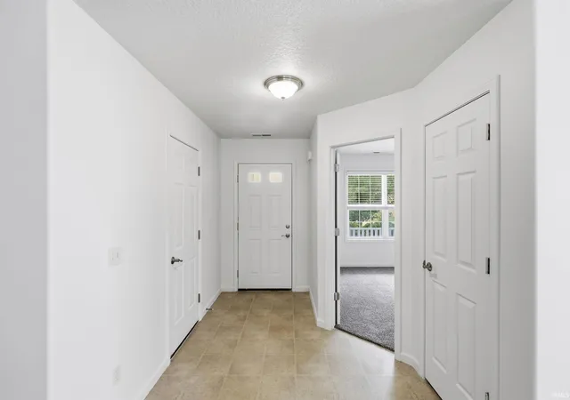 Photo 3 of Sale Pending at 12310 Shearwater Run, Fort Wayne, IN 46845 | MLS# 202635257 | Listing updated on 2026-09-06