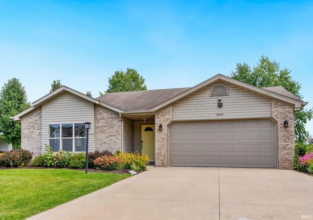 Photo 1 of Sale Pending at 1844 N Vicky Ln, Warsaw, IN 46582 | MLS# 202635258 | Listing updated on 2026-09-14