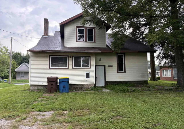 Photo 2 of Manufactured home for sale at 719 N Sycamore St, North Manchester, IN 46962 | MLS# 202635262 | Listing updated on 2026-09-21