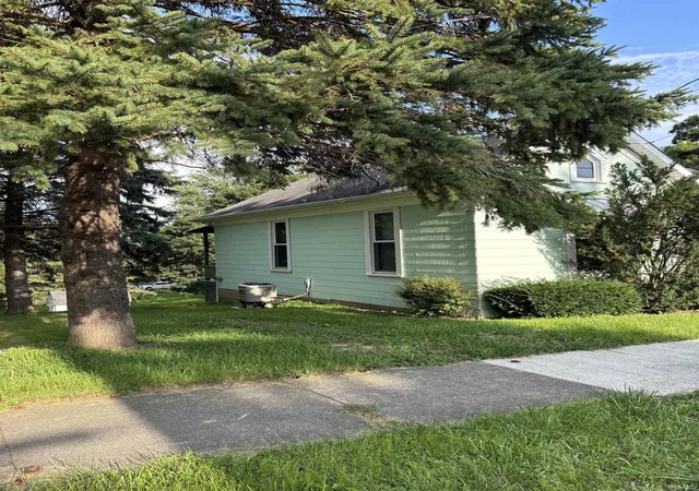 Photo 2 of Manufactured home for sale at 511 Congress St, Wabash, IN 46992 | MLS# 202635268 | Listing updated on 2026-09-14