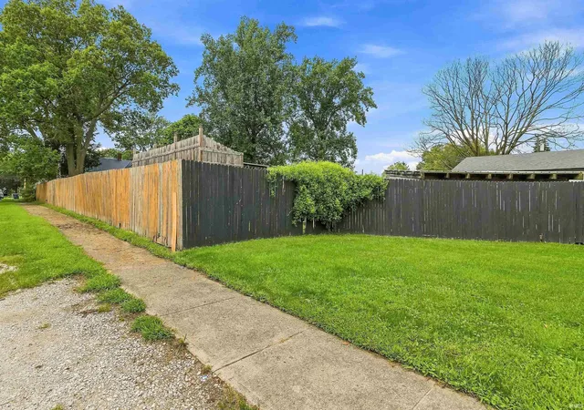 Photo 39 of Manufactured home for sale at 121 E South B St, Gas City, IN 46933 | MLS# 202635275 | Listing updated on 2026-09-17
