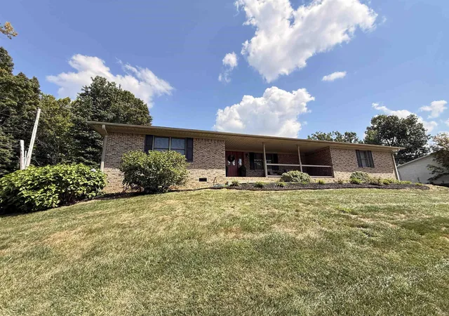 Photo 2 of Sale Pending at 3033 Periwinkle Dr, Evansville, IN 47720 | MLS# 202635284 | Listing updated on 2026-08-31