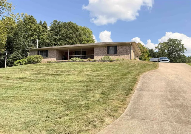Photo 3 of Sale Pending at 3033 Periwinkle Dr, Evansville, IN 47720 | MLS# 202635284 | Listing updated on 2026-08-31