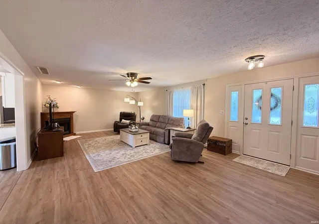 Photo 4 of Sale Pending at 3033 Periwinkle Dr, Evansville, IN 47720 | MLS# 202635284 | Listing updated on 2026-08-31