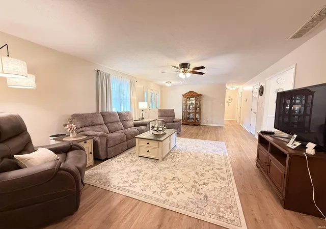 Photo 5 of Sale Pending at 3033 Periwinkle Dr, Evansville, IN 47720 | MLS# 202635284 | Listing updated on 2026-08-31