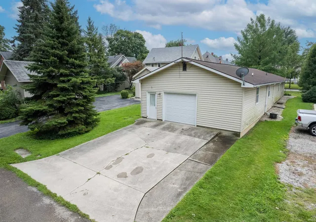 Photo 3 of Sale Pending at 418 N 2nd St, Decatur, IN 46733 | MLS# 202635287 | Listing updated on 2026-09-17