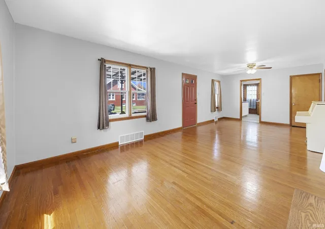 Photo 4 of Sale Pending at 119 E 3Rd St, Huntingburg, IN 47542 | MLS# 202635294 | Listing updated on 2026-09-01