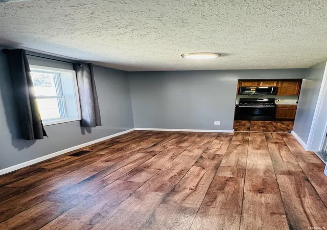 Photo 3 of Manufactured home for sale at 28 W 10Th St, Peru, IN 46970 | MLS# 202635295 | Listing updated on 2026-09-03
