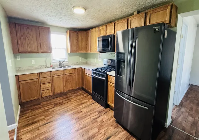 Photo 4 of Manufactured home for sale at 28 W 10Th St, Peru, IN 46970 | MLS# 202635295 | Listing updated on 2026-09-03