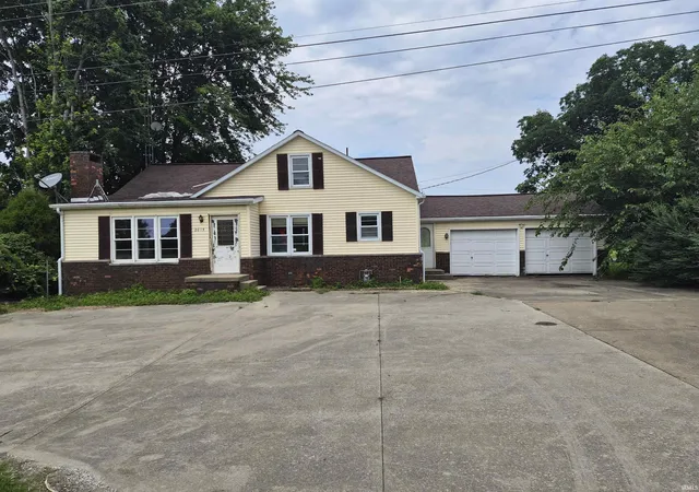 Manufactured home for sale at 2015 E State 64 Rd #1, Huntingburg, IN 47542 | MLS# 202635301