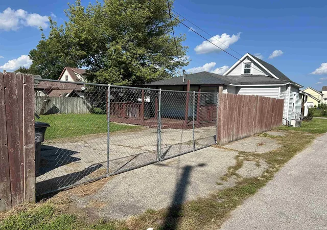 Photo 2 of Sale Pending at 1413 N Morrison St, Kokomo, IN 46901 | MLS# 202635304 | Listing updated on 2026-09-02