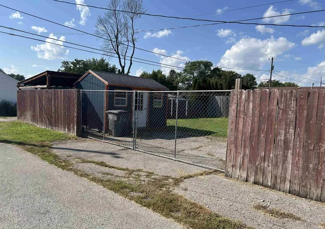 Photo 3 of Sale Pending at 1413 N Morrison St, Kokomo, IN 46901 | MLS# 202635304 | Listing updated on 2026-09-02