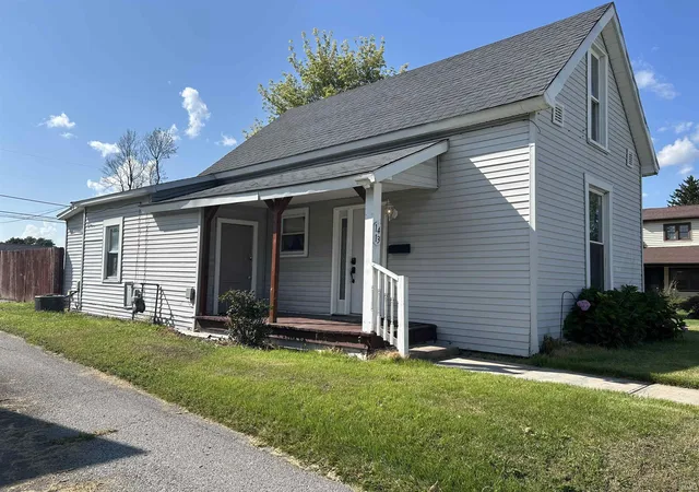 Photo 4 of Sale Pending at 1413 N Morrison St, Kokomo, IN 46901 | MLS# 202635304 | Listing updated on 2026-09-02