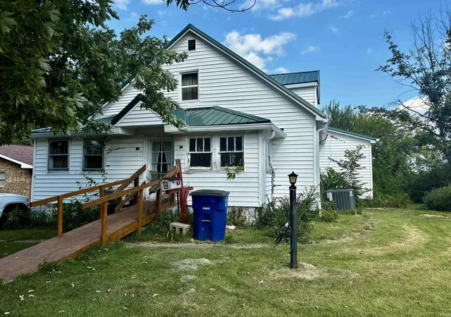 Photo 2 of Sale Pending at 130 S Jefferson St, Princeton, IN 47670 | MLS# 202635307 | Listing updated on 2026-09-14