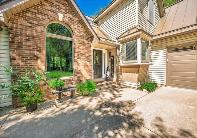 Photo 3 of Sale Pending at 6621 S Us 35, Muncie, IN 47302 | MLS# 202635311 | Listing updated on 2026-08-31