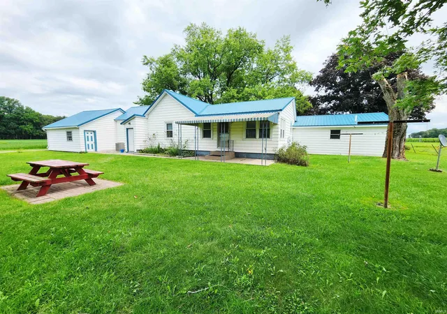 Photo 3 of Manufactured home for sale at 1001 W State Road 119, Star City, IN 46985 | MLS# 202635313 | Listing updated on 2026-09-11