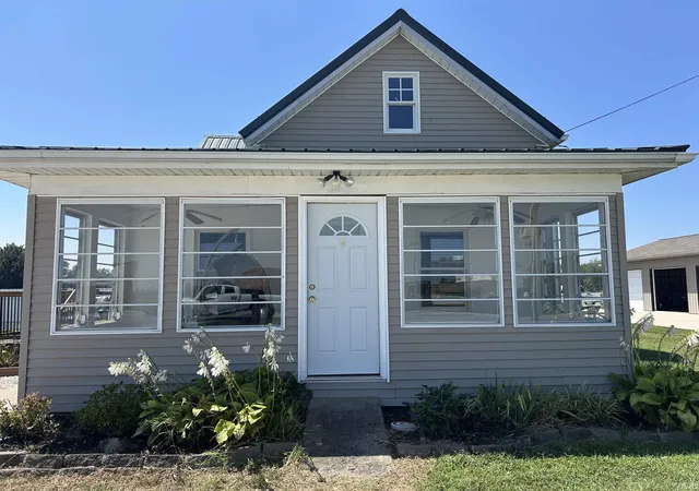 Photo 1 of Sale Pending at 1917 S Main Street Rd, Vincennes, IN 47591 | MLS# 202635316 | Listing updated on 2026-09-02