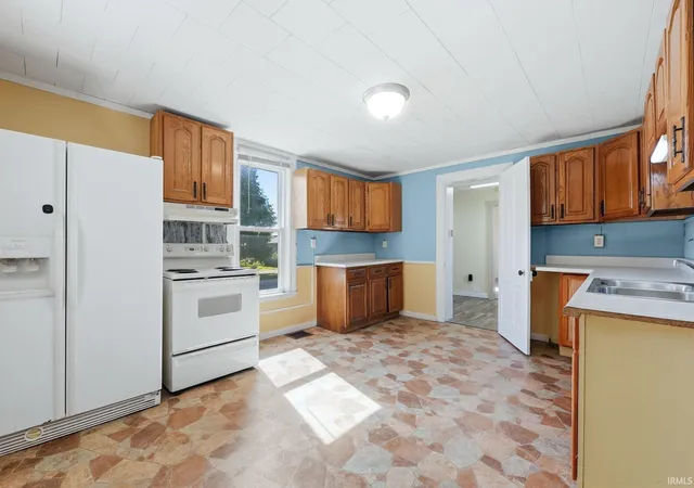 Photo 3 of Manufactured home for sale at 601 W Van Buren St, Columbia City, IN 46725 | MLS# 202635318 | Listing updated on 2026-08-28