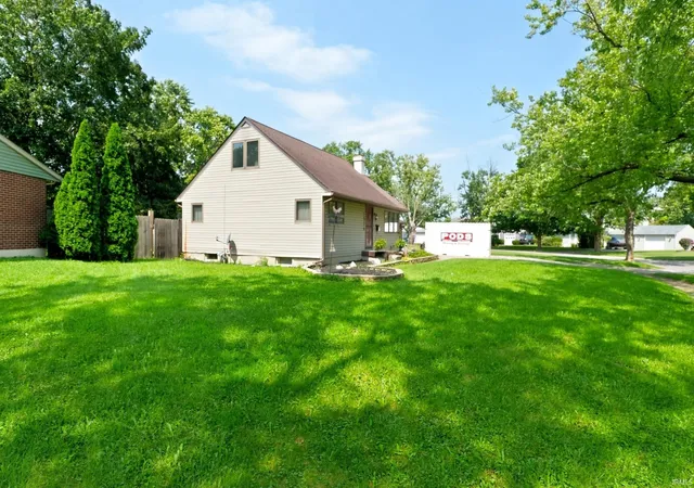 Photo 2 of Sale Pending at 1524 N Park Dr, New Haven, IN 46774 | MLS# 202635320 | Listing updated on 2026-09-02