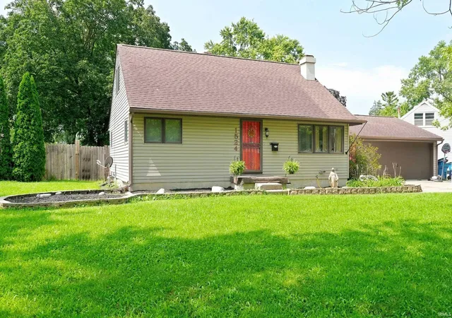 Photo 3 of Sale Pending at 1524 N Park Dr, New Haven, IN 46774 | MLS# 202635320 | Listing updated on 2026-09-02