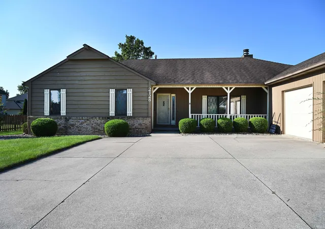 Photo 3 of Sale Pending at 2128 Ransom Dr, Fort Wayne, IN 46845 | MLS# 202635323 | Listing updated on 2026-09-16