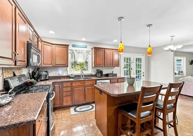 Photo 3 of Manufactured home for sale at 6711 Blue Spruce Dr, Newburgh, IN 47630 | MLS# 202635325 | Listing updated on 2026-09-02